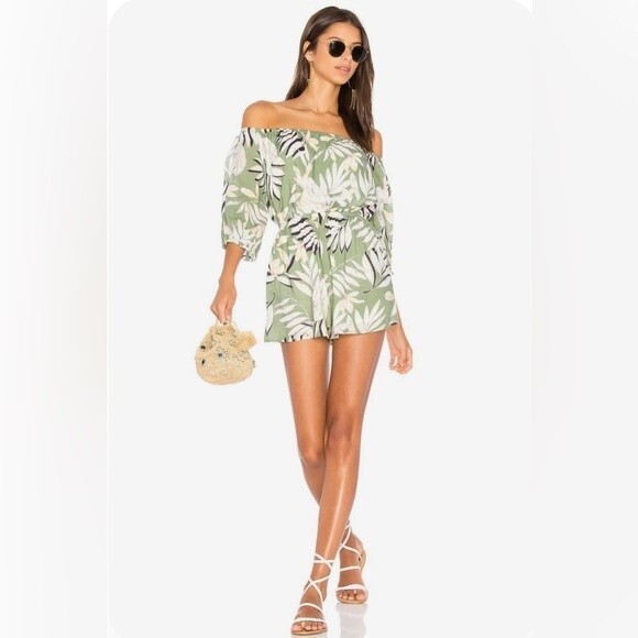 MinkPink shady fronds off shoulder romper Playsuit with pockets size medium - Picture 1 of 10